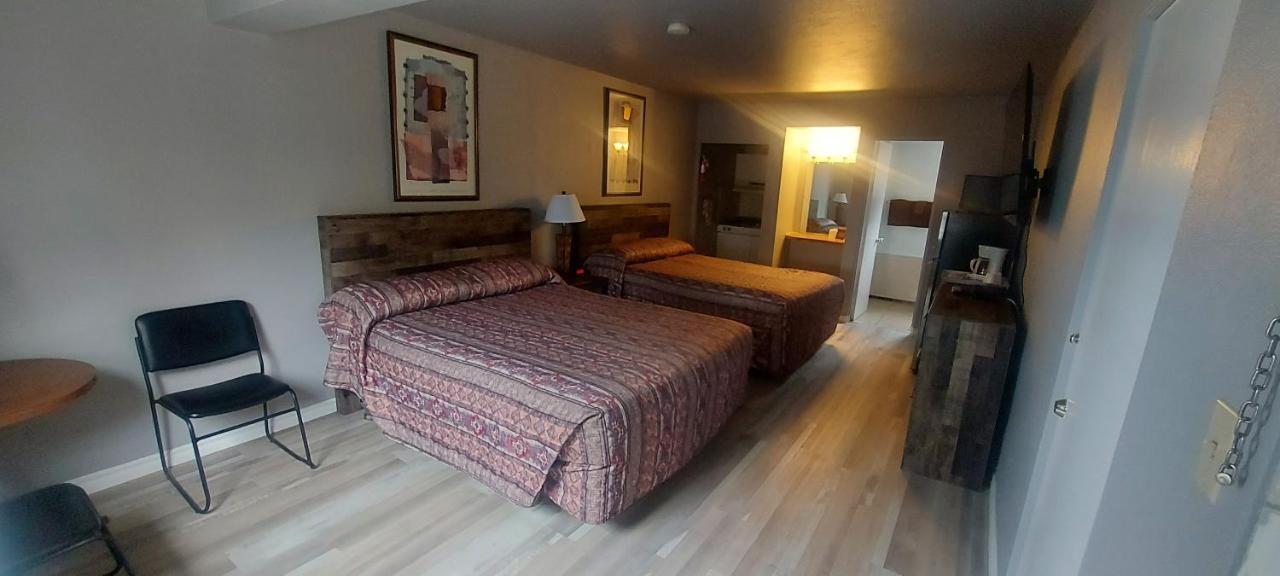 Lazy Bear Lodge クランブルック エクステリア 写真