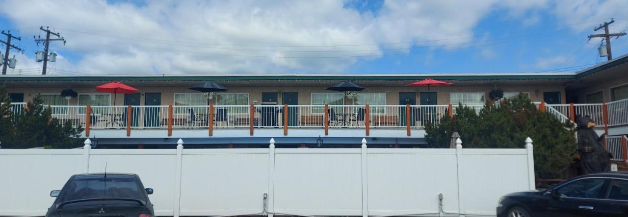 Lazy Bear Lodge クランブルック エクステリア 写真